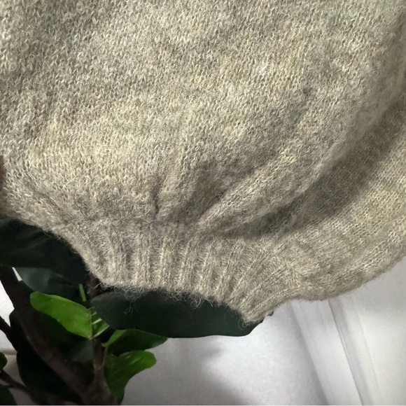 NWT Wrap London Baby Alpaca Wool Sweater Baloon Sleeves in Sage Green Size 14 - Picture 6 of 9